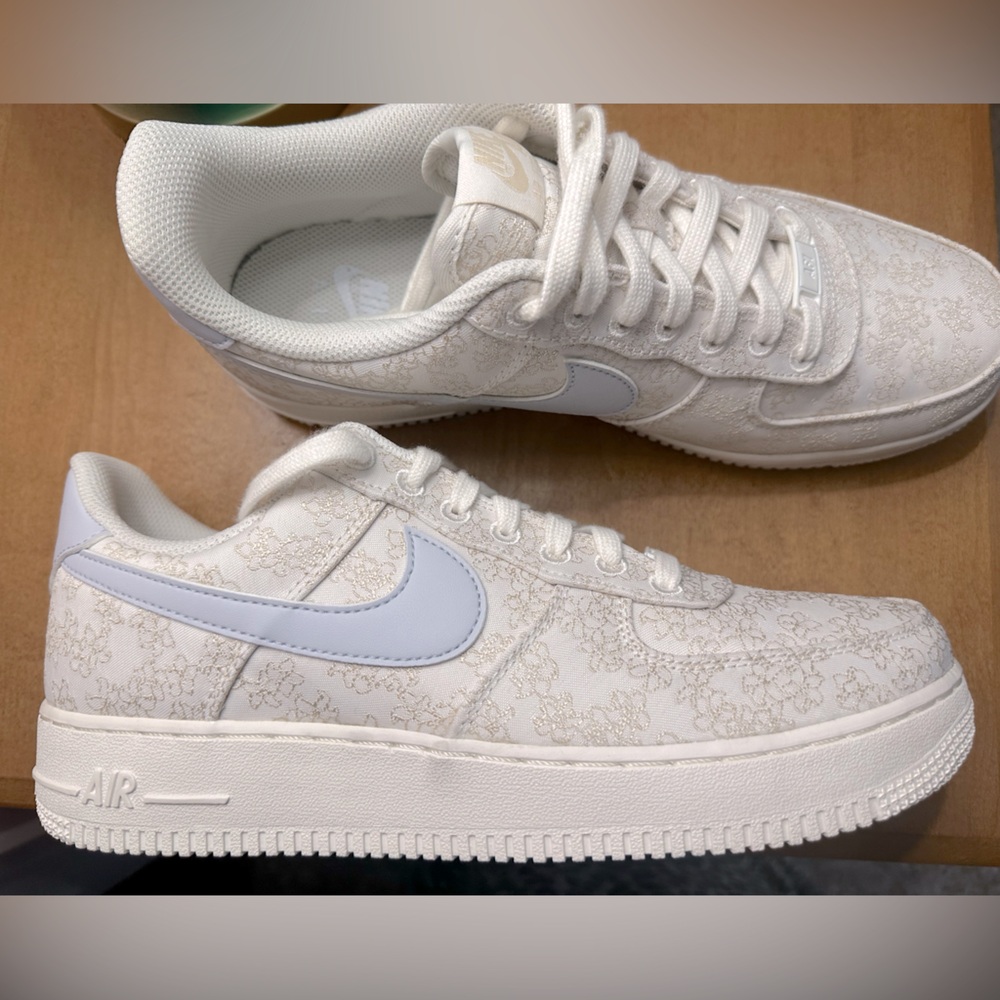 Brand New, Women’s Size 10 Nike Air Force 1 ‘07 Jacquard Floral Embroidery Shoes